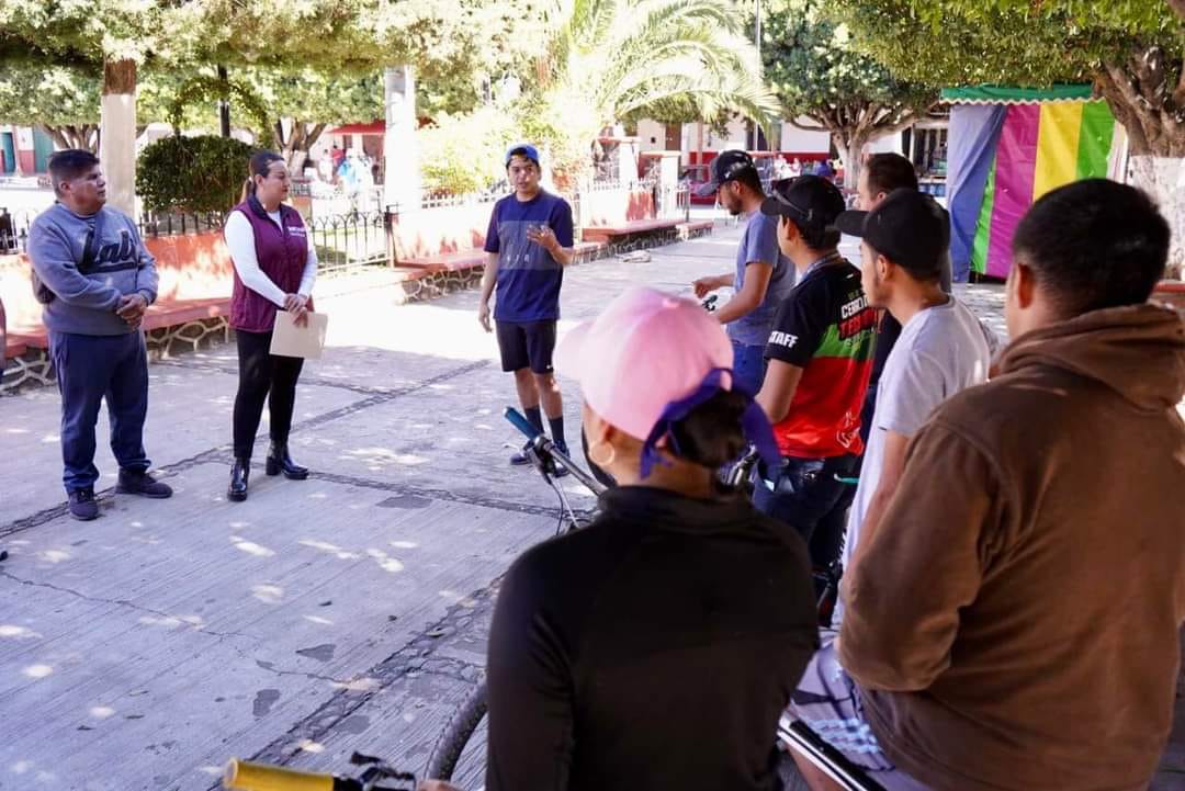 Reconocen habitantes del Distrito de Zacapu trabajo en equipo liderado por Mónica Valdez
