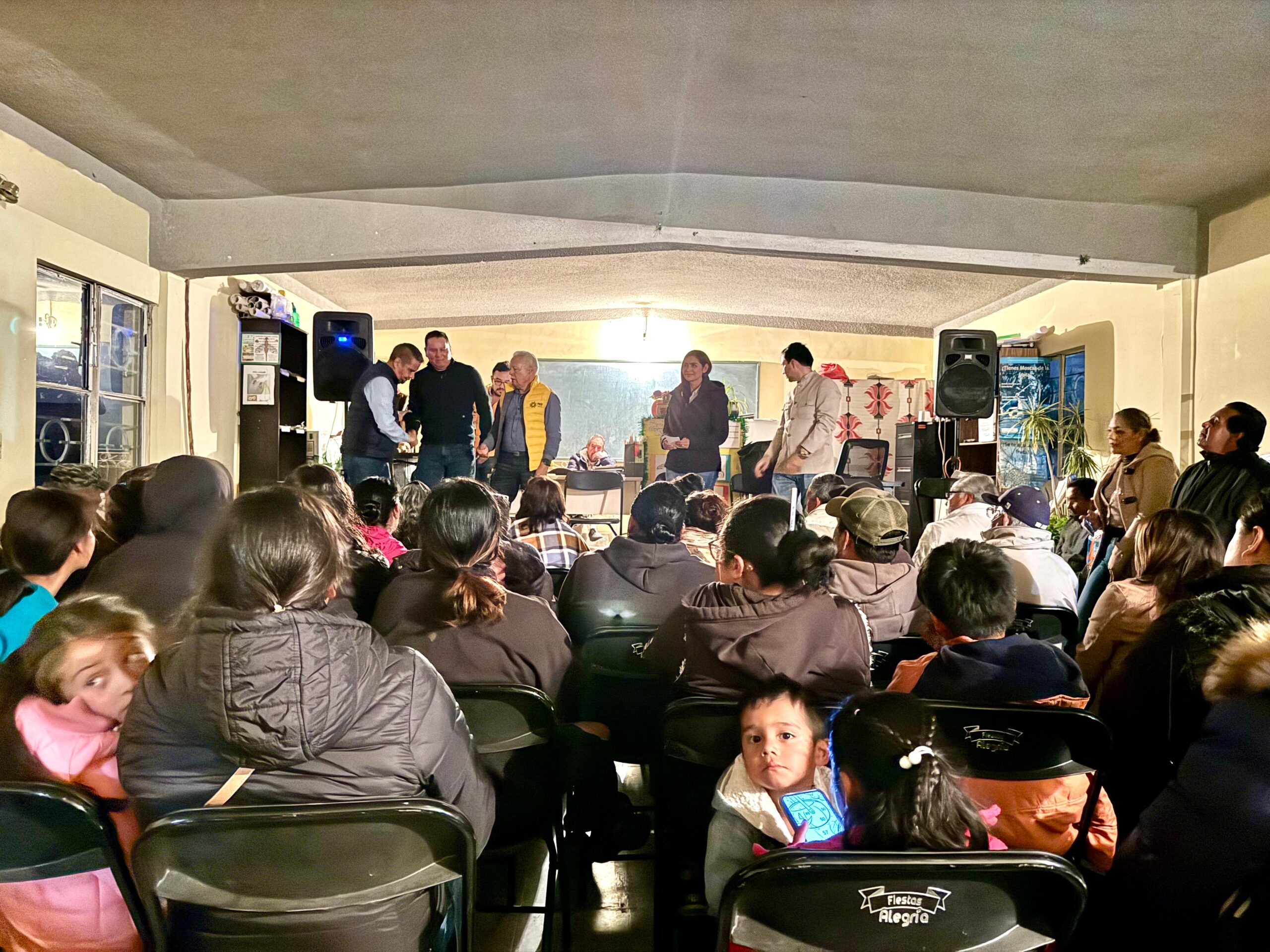 Araceli Saucedo en Zinapécuaro recibe apoyo de militantes del PRD, PAN y PRI