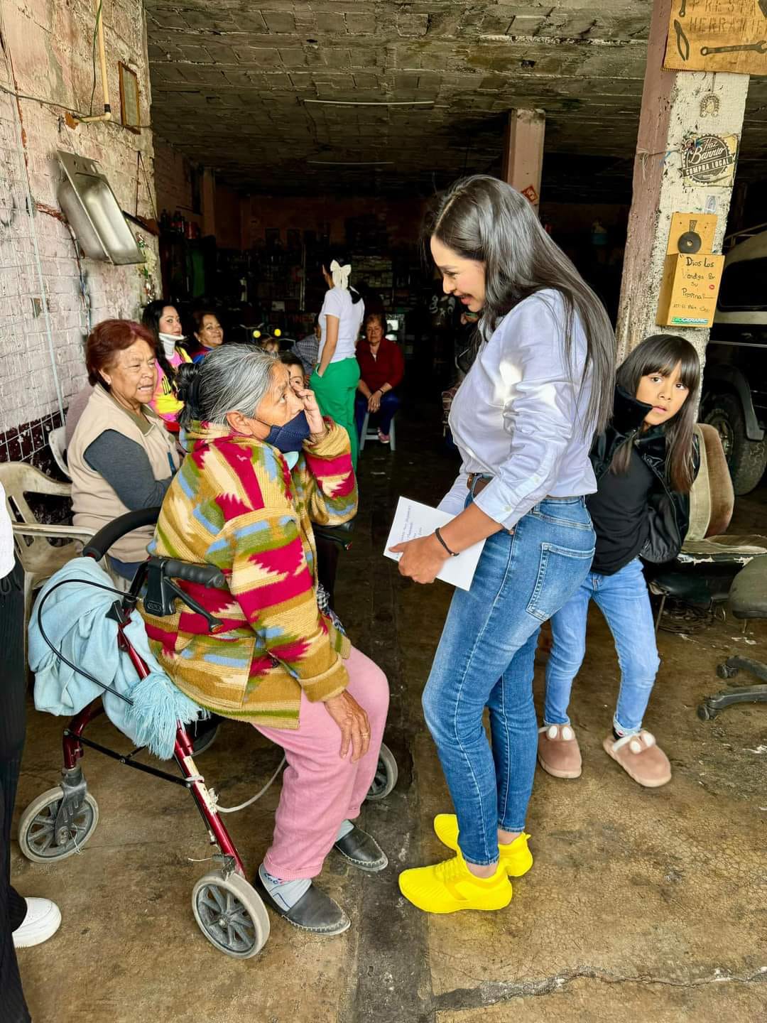 Sostiene Araceli Saucedo Reyes encuentro con vecinos de Tierra y Libertad en Morelia