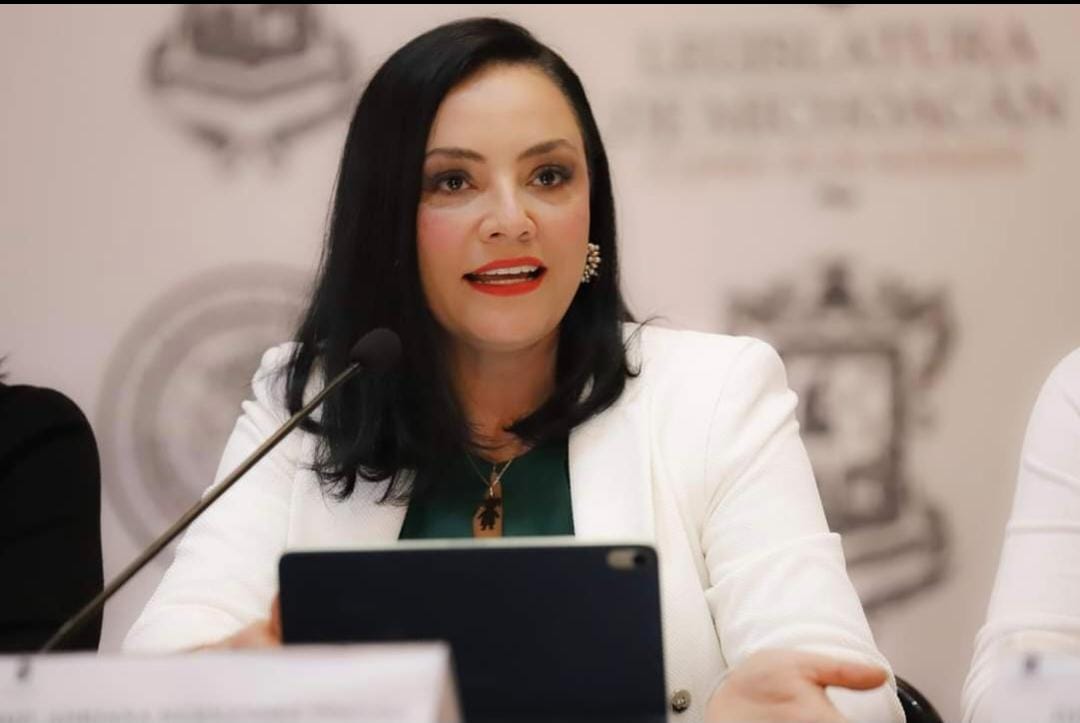 Me inscribí por congruencia política, hoy renuncio por igual razón: Adriana Hernández