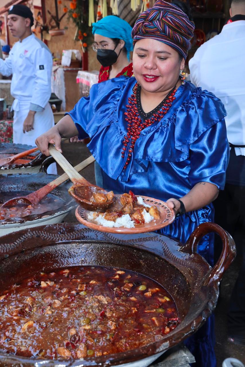 Cocineras tradicionales, tesoro ancestral que con tu voto podría ganar los Premios Excelencias Gourmet