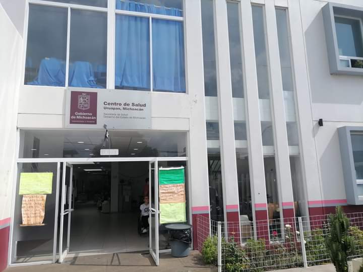 Ofrece Centro de Salud de Uruapan vacunas contra la Influenza y COVID-19