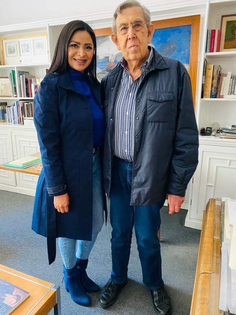 Araceli Saucedo se reúne con el ingeniero Cuauhtémoc Cárdenas