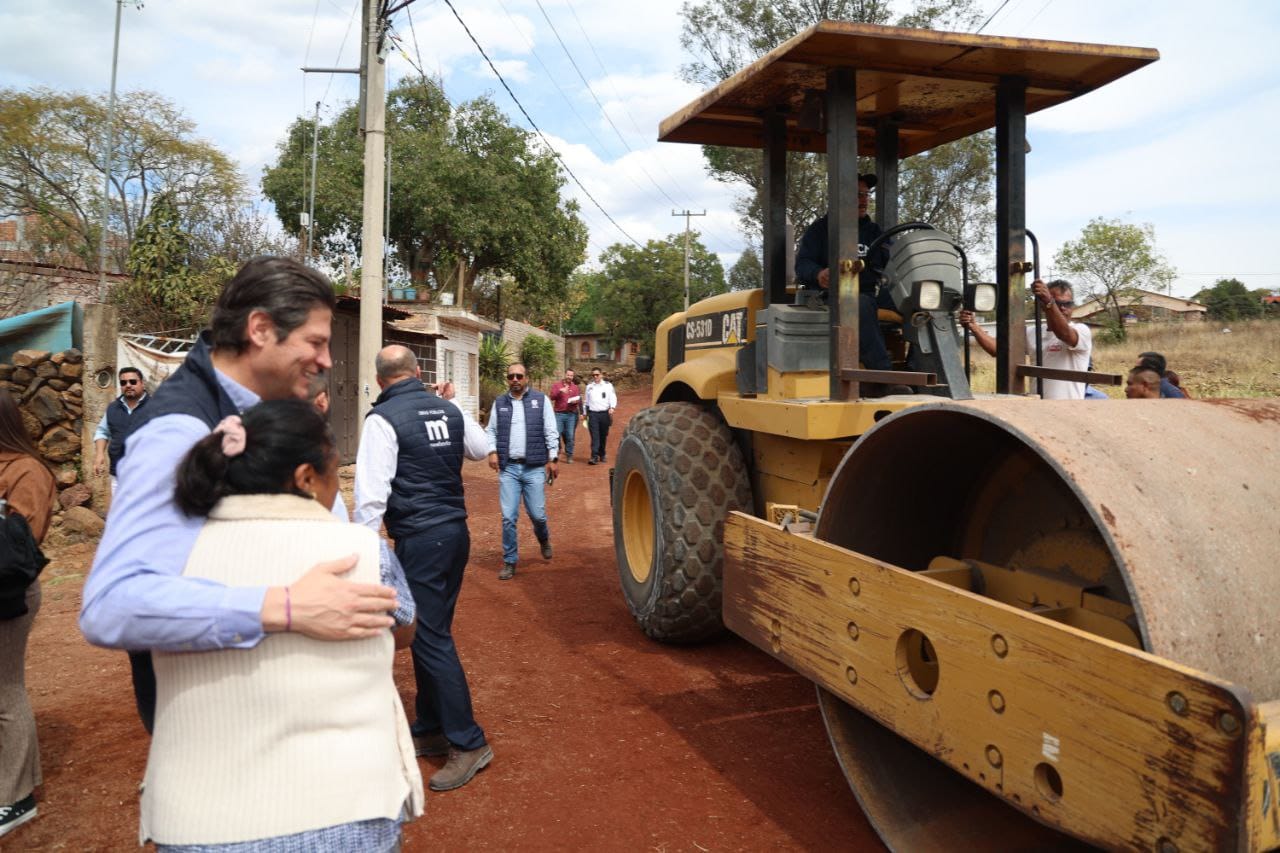 Avanza reencarpetamiento y construcción de vialidades en comunidades de Morelia