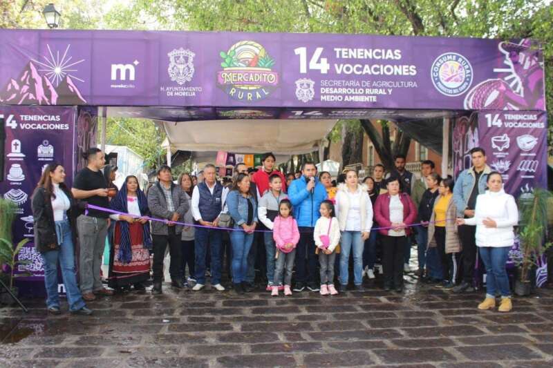 Gobierno Municipal impulsa vocaciones de tenencias en Mercadito Rural