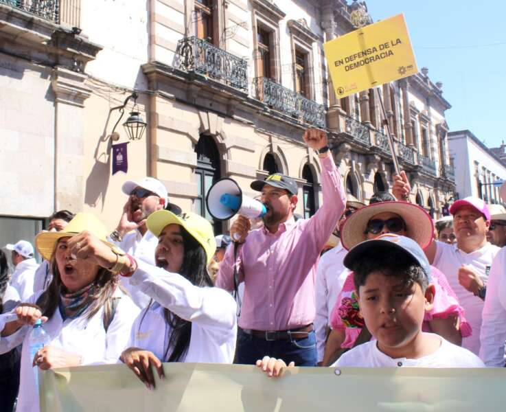 Reconoce Octavio Ocampo participación ciudadana en defensa de la democracia y las instituciones