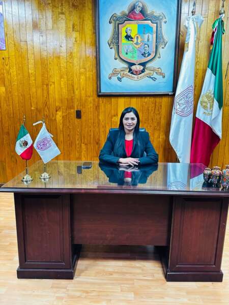 Araceli Saucedo Reyes solicita licencia a Cabildo de Salvador Escalante