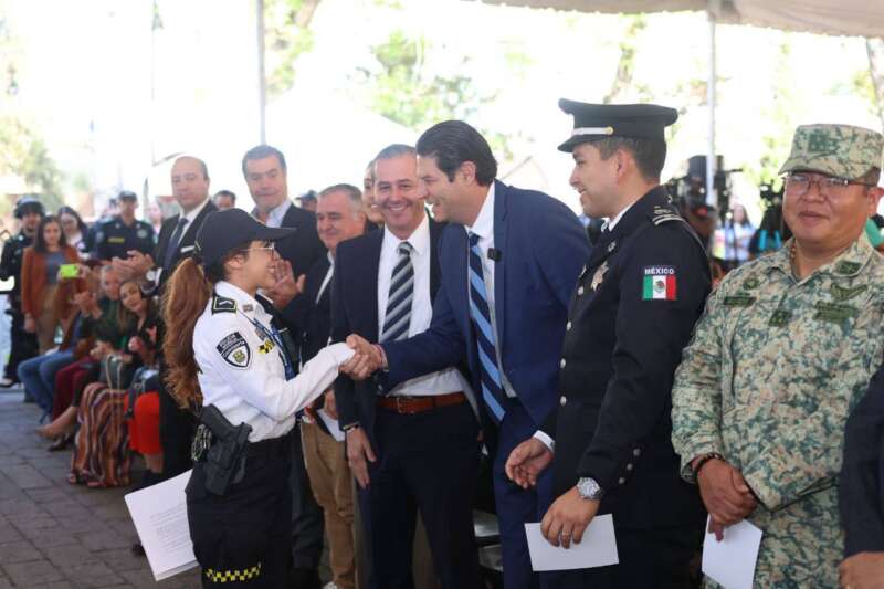 Entrega Alfonso Martínez promociones y ascensos a 144 policías de Morelia