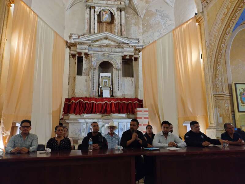 Síndica de Charo, utilizada por partidos políticos para boicotear desarrollo de charenses: Chava Cortés