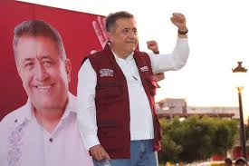 Gotas de Poder: José Luis Cruz Lucatero, lo peorcito de Apatzingán.