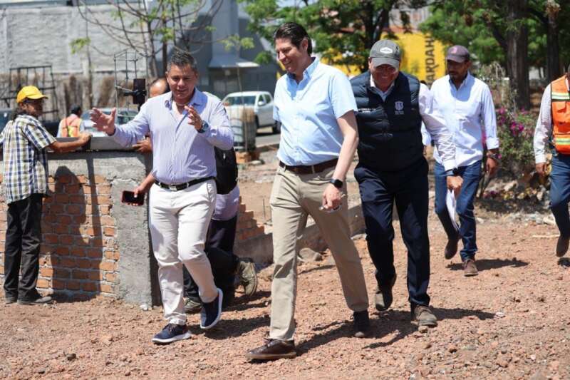 Ayuntamiento mantiene alerta vial por construcción de parque lineal en av. Quinceo