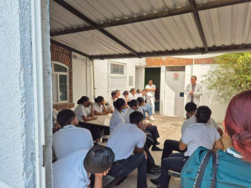 Estudiantes de Enfermería del Conalep conocen procedimientos de hospitales