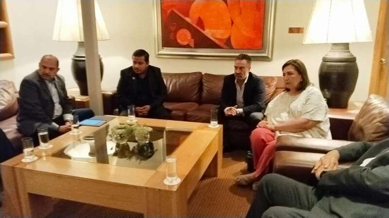 “Reconozco la trayectoria y el trabajo que haz hecho para todo tu gremio en Michoacán, felicito tu vocación y la lucha que te identifica como el gran líder que eres”