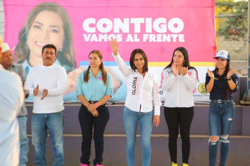 Gloria Tapia cierra filas con las familias del ejido Ocurio de Zitácuaro