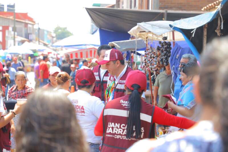 Juan Carlos Barragán, recibe apoyo de la gente de Capula