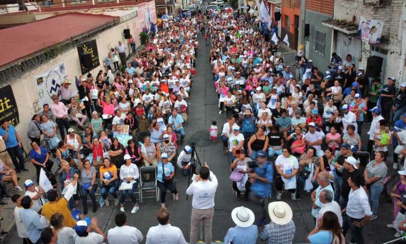Familias completas de la Guadalupe, se vuelcan a favor de Alfonso