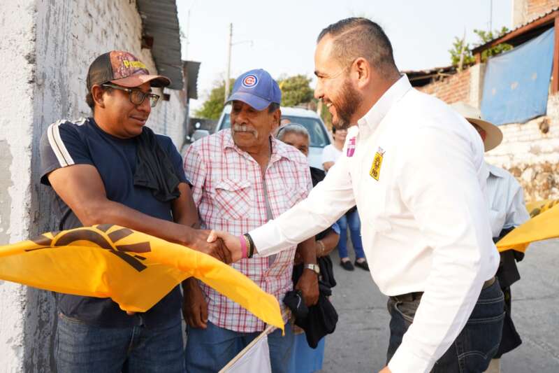Va Humberto González por el impulso de economía y artesanos de Huandacareo
