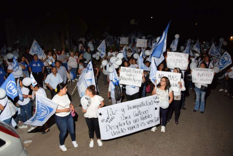 Simpatizantes del PAN en Cuitzeo marchan por la paz y claman por la localización de Jose Bernardo Aguirre García