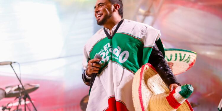 El tradicional Grito de Independencia en Michoacán “se convirtió e fiesta” con la Banda El Recodo