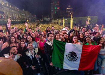 El tradicional Grito de Independencia en Michoacán “se convirtió e  fiesta” con la Banda El Recodo