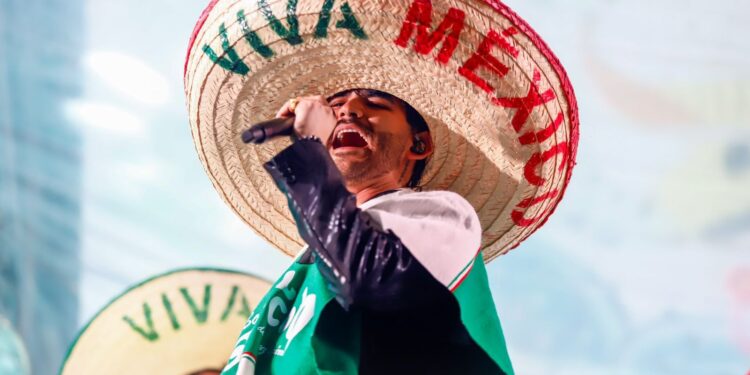 El tradicional Grito de Independencia en Michoacán “se convirtió e fiesta” con la Banda El Recodo