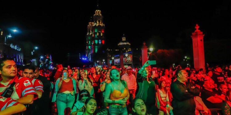 El tradicional Grito de Independencia en Michoacán “se convirtió e fiesta” con la Banda El Recodo