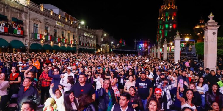 El tradicional Grito de Independencia en Michoacán “se convirtió e fiesta” con la Banda El Recodo