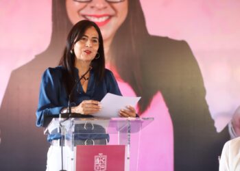 Reciben 55 docentes michoacanos la medalla nacional del Reconocimiento a la Práctica Educativa 2024