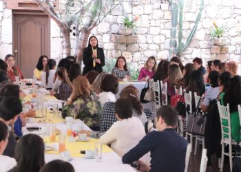 Mujeres del PRD arropan a la Senadora, Araceli Saucedo