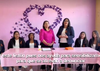 Presenta Alma Mireya González a directora y personal de la Dirección de la Mujer de Quiroga