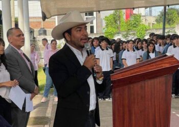 Continuamos en Los Reyes campaña por erradicar el dengue: Humberto Jiménez