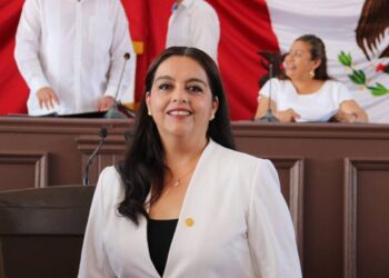 Reconoce diputada Tere Herrera labor de los médicos en su día