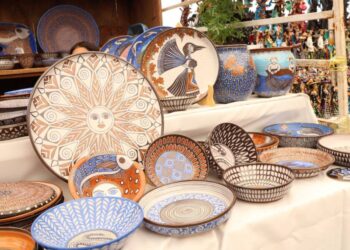 Arranca en Pátzcuaro el Tianguis Artesanal de Noche de Muertos