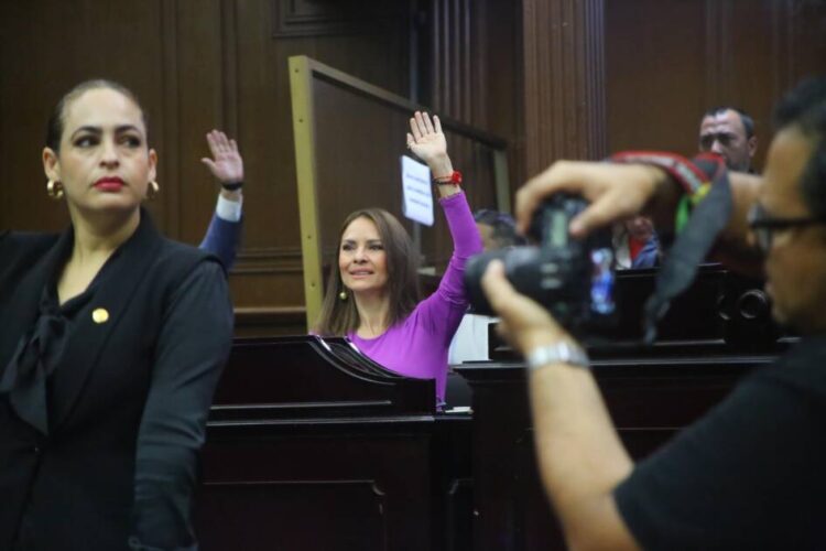 Respaldaré todas las iniciativas de alternancia de género; en Michoacán ya estamos haciendo lo propio: Nalleli Pedraza