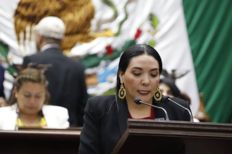 Vamos a fortalecer la ASM e impulsar la ciencia y tecnología: Adriana Campos Huirache