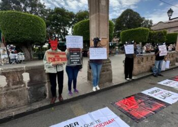 Animalistas contra las corridas de toros en el marco del Día Internacional de los Animales