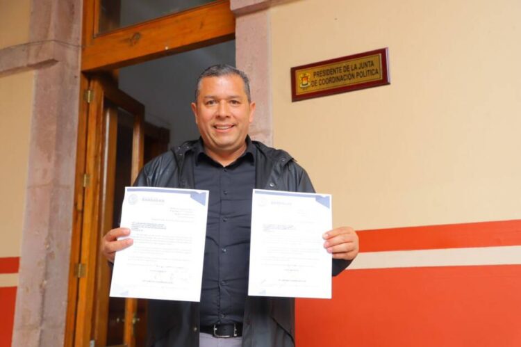 Barragán propone escribir con letras de oro el nombre de Ifigenia Martínez en el Congreso del Estado