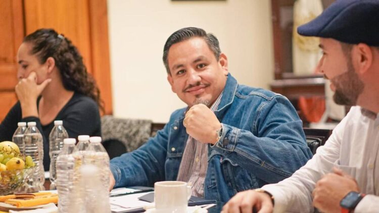 Poder Legislativo debe privilegiar el diálogo y respetar la pluralidad: Víctor Manríquez