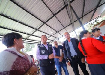 Inaugura Barragán techumbre en primaria de Capula con el programa “Échale una Mano a las Escuelas”