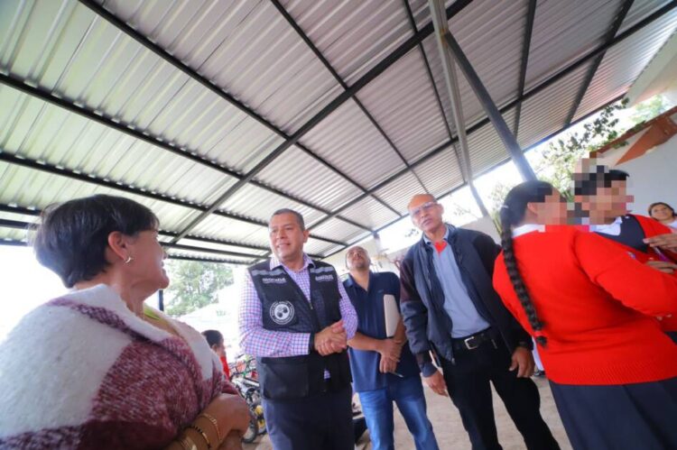 Inaugura Barragán techumbre en primaria de Capula con el programa “Échale una Mano a las Escuelas”