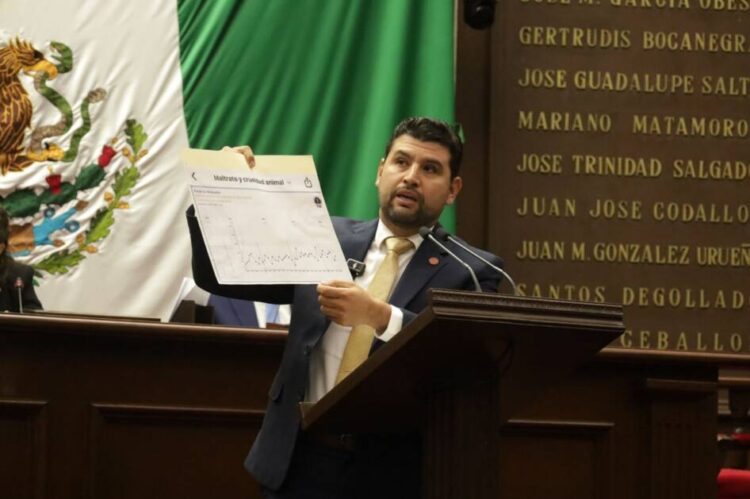 Propone Octavio Ocampo crear Institutos de Protección Animal en municipios para erradicar violencia y maltrato animal en Michoacán
