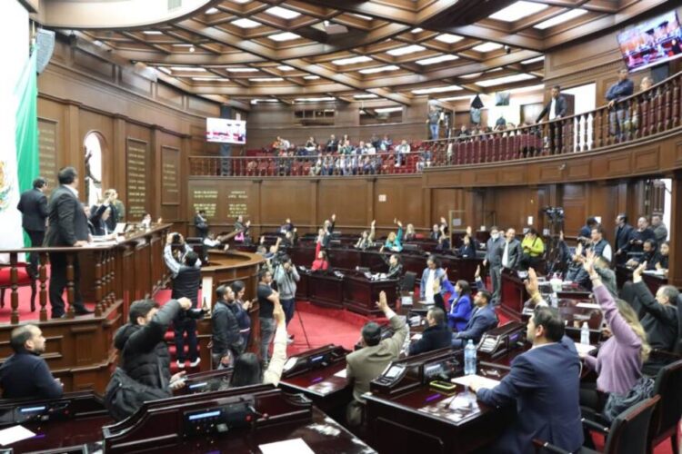 Aprueba Congreso de Michoacán reforma Constitucional en materia de salarios