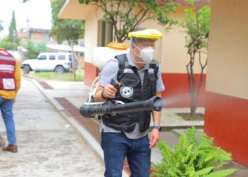 Juan Carlos Barragán Vélez continúa con “Échale una Mano contra el Dengue”