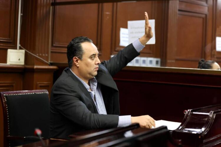 Aumento a salario mínimo un paso hacia el bienestar laboral: JP Celis