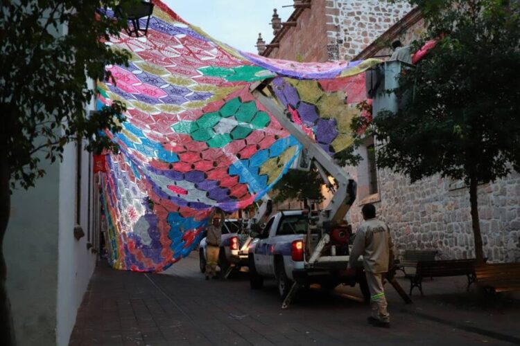 Cielo Tejido ilumina el Andador Nigromante en honor a los bebés que partieron de forma inesperada