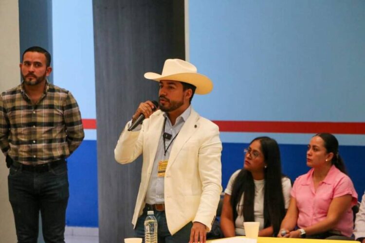 Entrega Humberto Jiménez herramientas al Taller Municipal de Servicios Públicos para mejorar el trabajo 