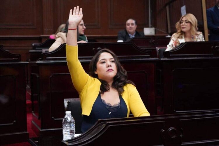 Llama Xóchitl Ruiz a no bajar la guardia en las acciones para prevenir y combatir el cáncer de mama