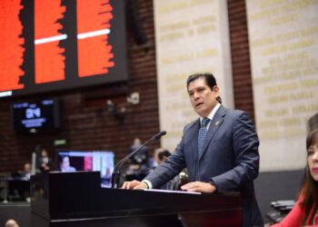 Propone Ernesto Núñez crear base de datos de telefonía celular, en México