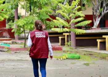 Llega Comisión Especial de la SEE a secundaria de La Piedad para investigar denuncia por acoso sexual