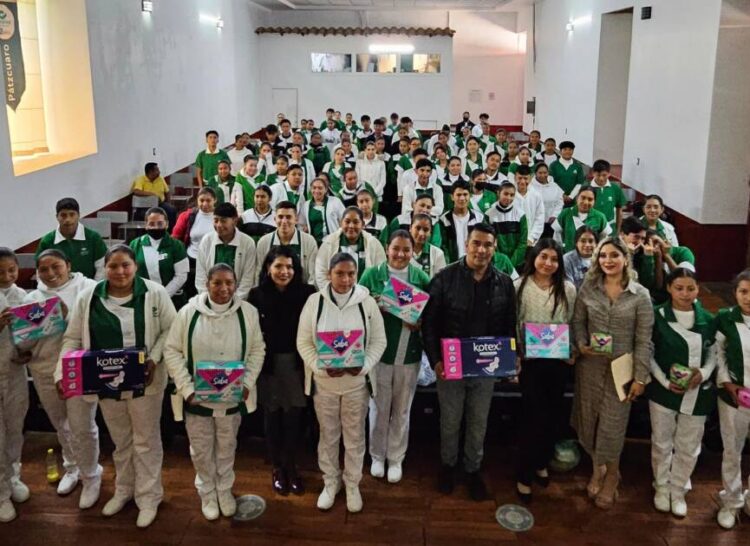 Conalep plantel Pátzcuaro garantiza acceso a una menstruación digna
